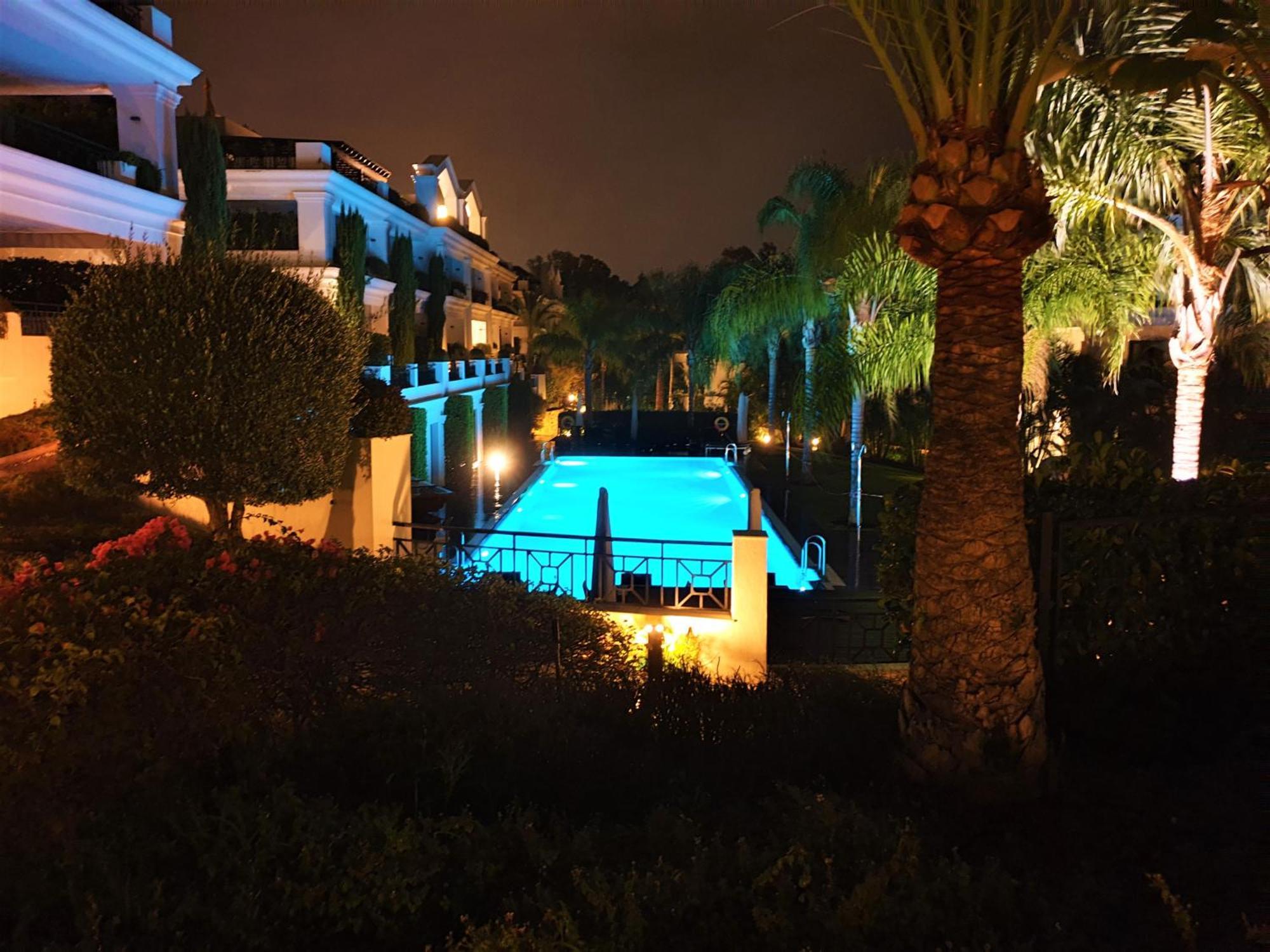 Luxury Apartment Frontal To The Sea In Estepona Doncella Beach Екстер'єр фото