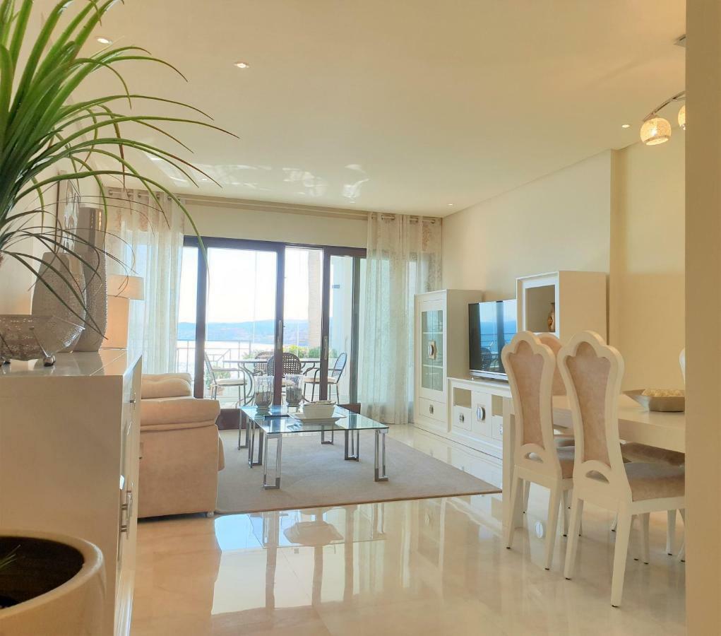 Luxury Apartment Frontal To The Sea In Estepona Doncella Beach Екстер'єр фото