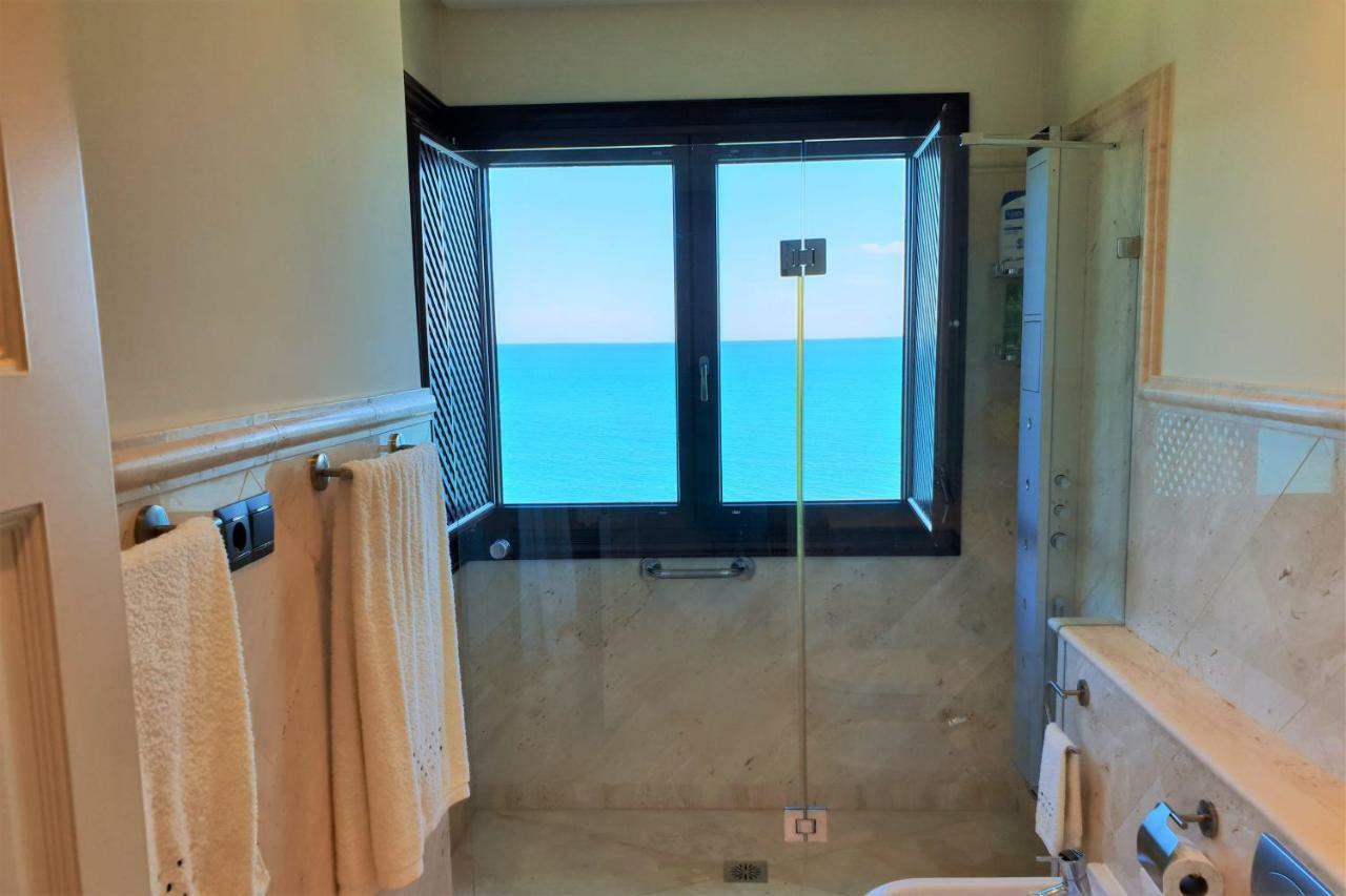 Luxury Apartment Frontal To The Sea In Estepona Doncella Beach Екстер'єр фото