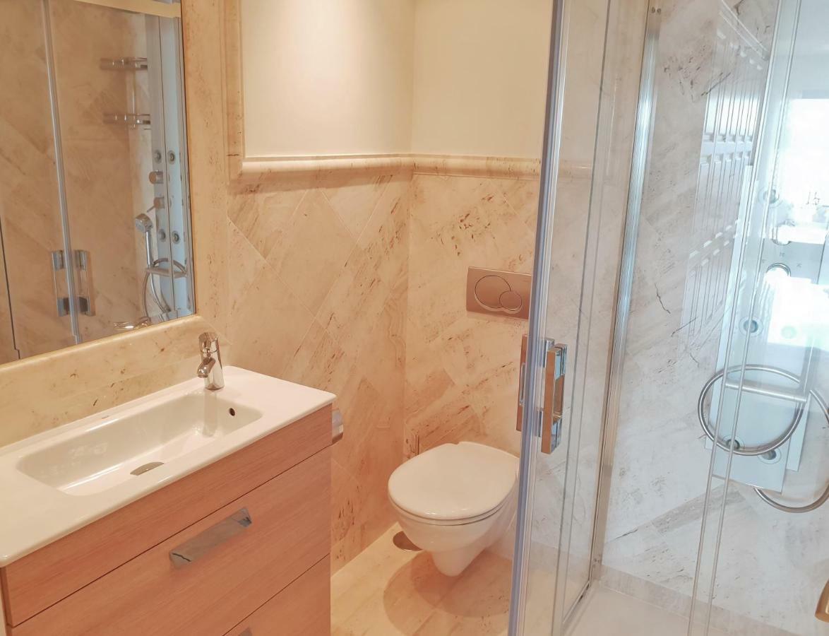 Luxury Apartment Frontal To The Sea In Estepona Doncella Beach Екстер'єр фото