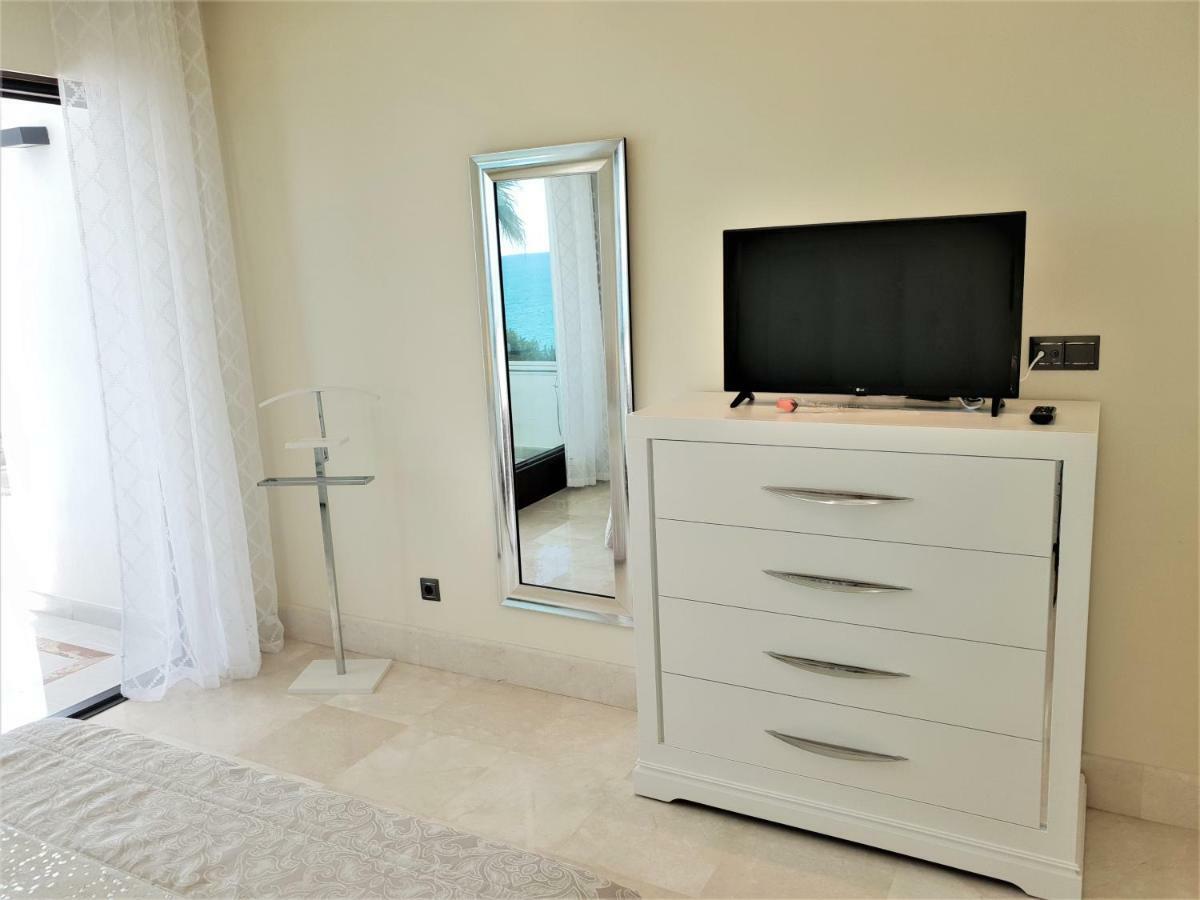Luxury Apartment Frontal To The Sea In Estepona Doncella Beach Екстер'єр фото