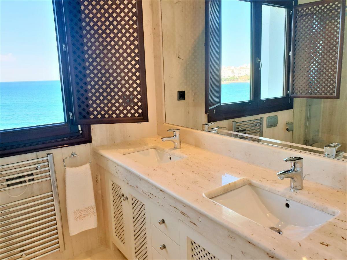 Luxury Apartment Frontal To The Sea In Estepona Doncella Beach Екстер'єр фото