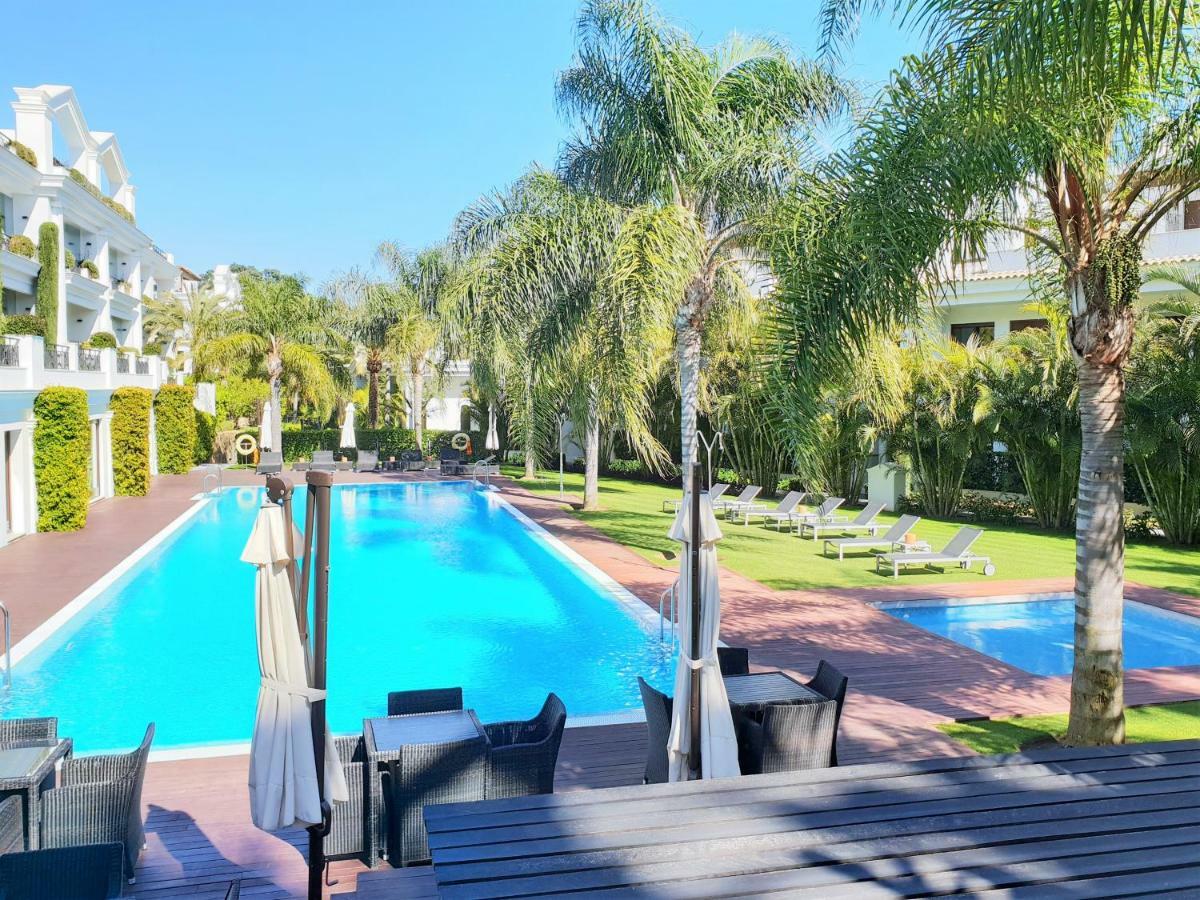 Luxury Apartment Frontal To The Sea In Estepona Doncella Beach Екстер'єр фото