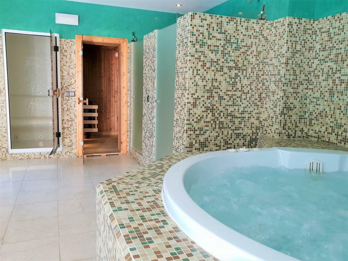 Luxury Apartment Frontal To The Sea In Estepona Doncella Beach Екстер'єр фото
