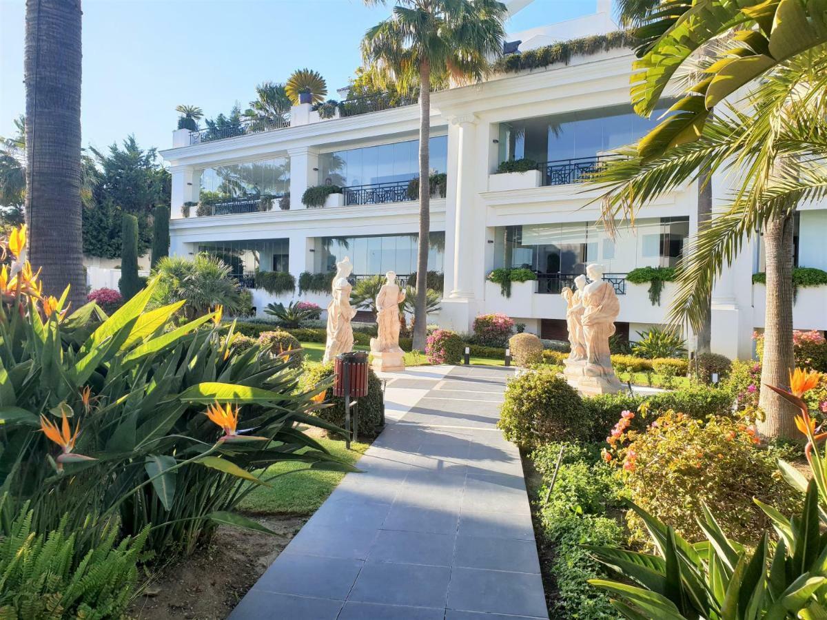 Luxury Apartment Frontal To The Sea In Estepona Doncella Beach Екстер'єр фото