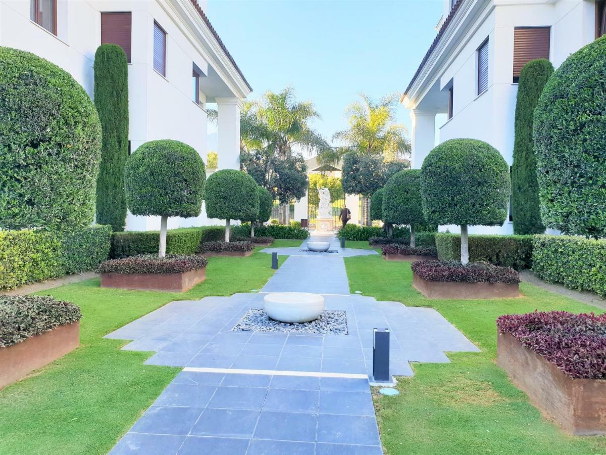 Luxury Apartment Frontal To The Sea In Estepona Doncella Beach Екстер'єр фото