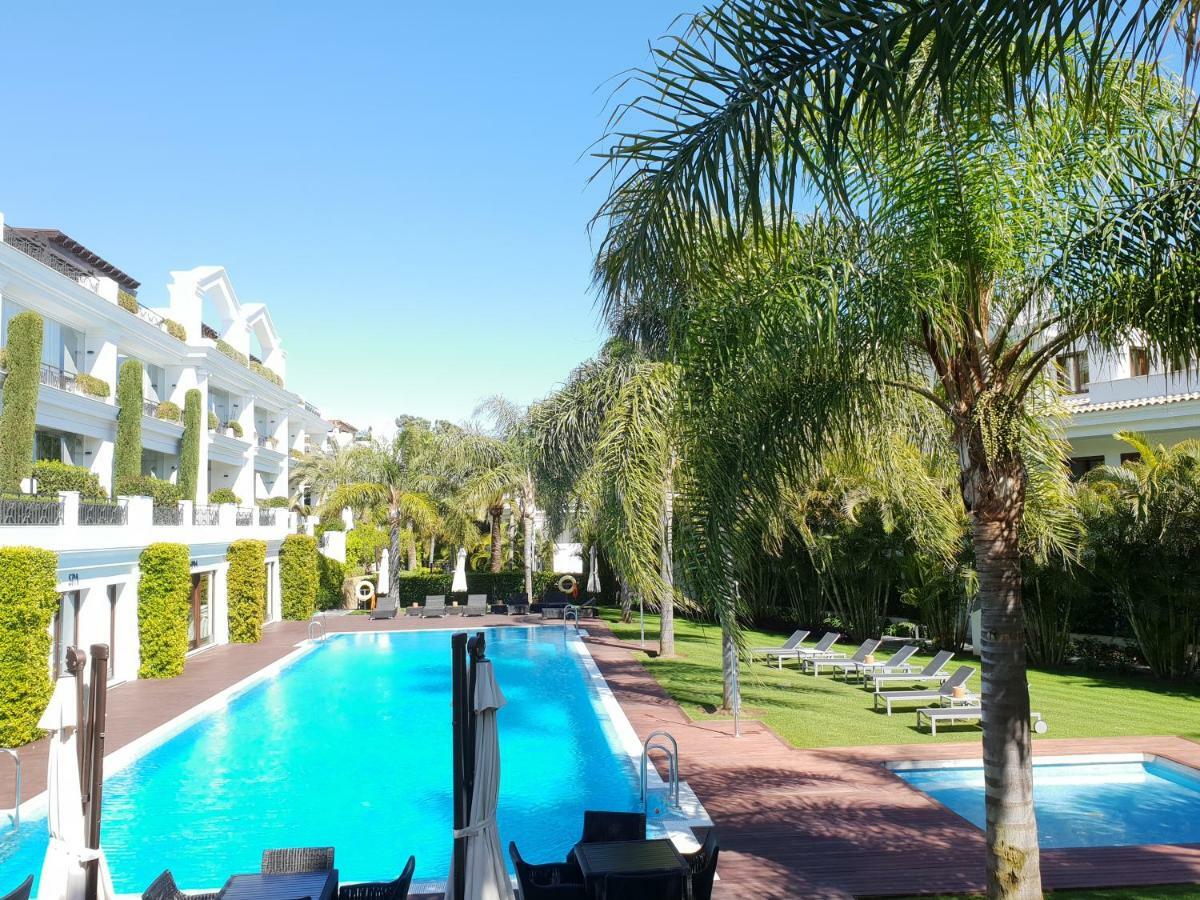 Luxury Apartment Frontal To The Sea In Estepona Doncella Beach Екстер'єр фото