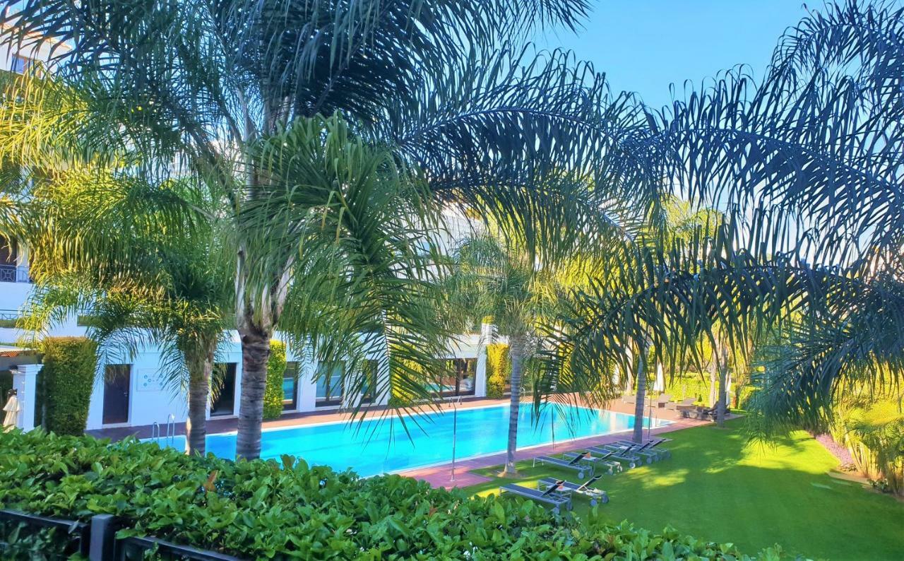 Luxury Apartment Frontal To The Sea In Estepona Doncella Beach Екстер'єр фото