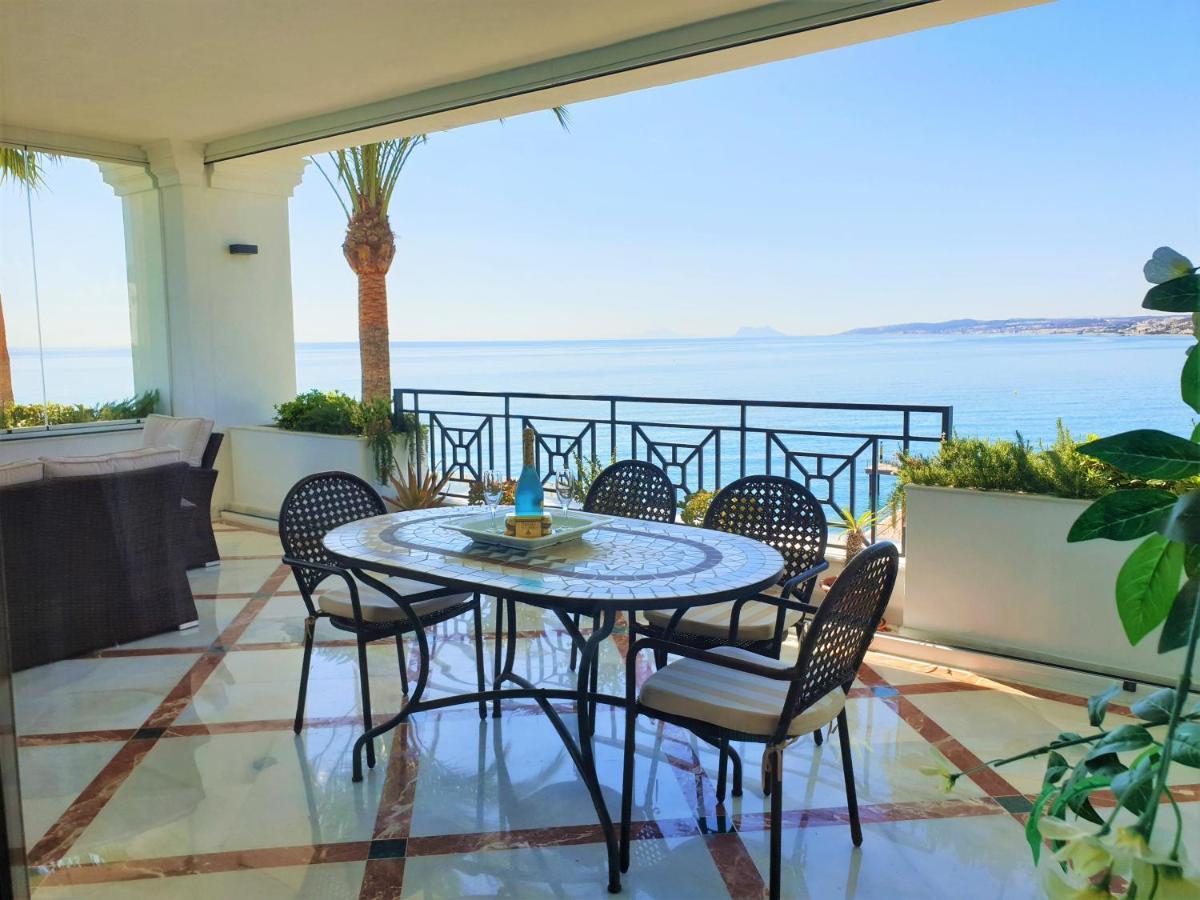 Luxury Apartment Frontal To The Sea In Estepona Doncella Beach Екстер'єр фото